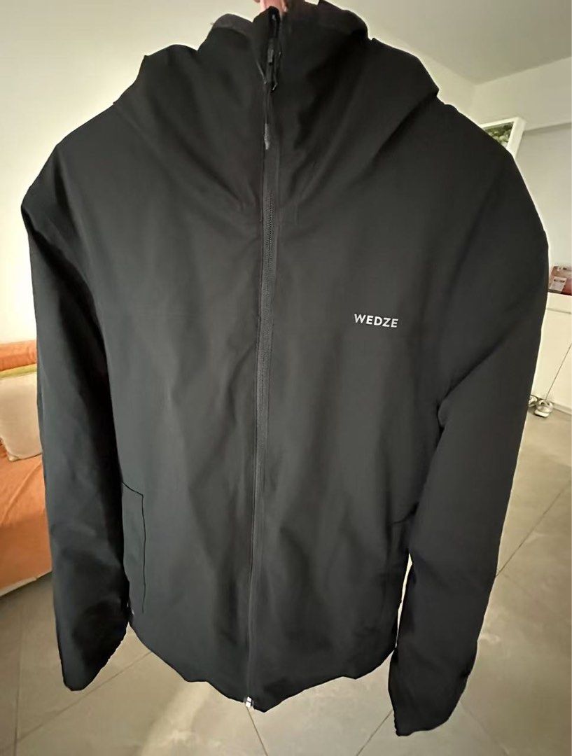 Winter Jacket (Category: Coats, Jackets and Outerwear) located in Singapore. Submitted by skyparksg (Listing ID 1411279176, Image 1). Description: Winter Jacket Suitable for height about 175cm Used for one trip only.