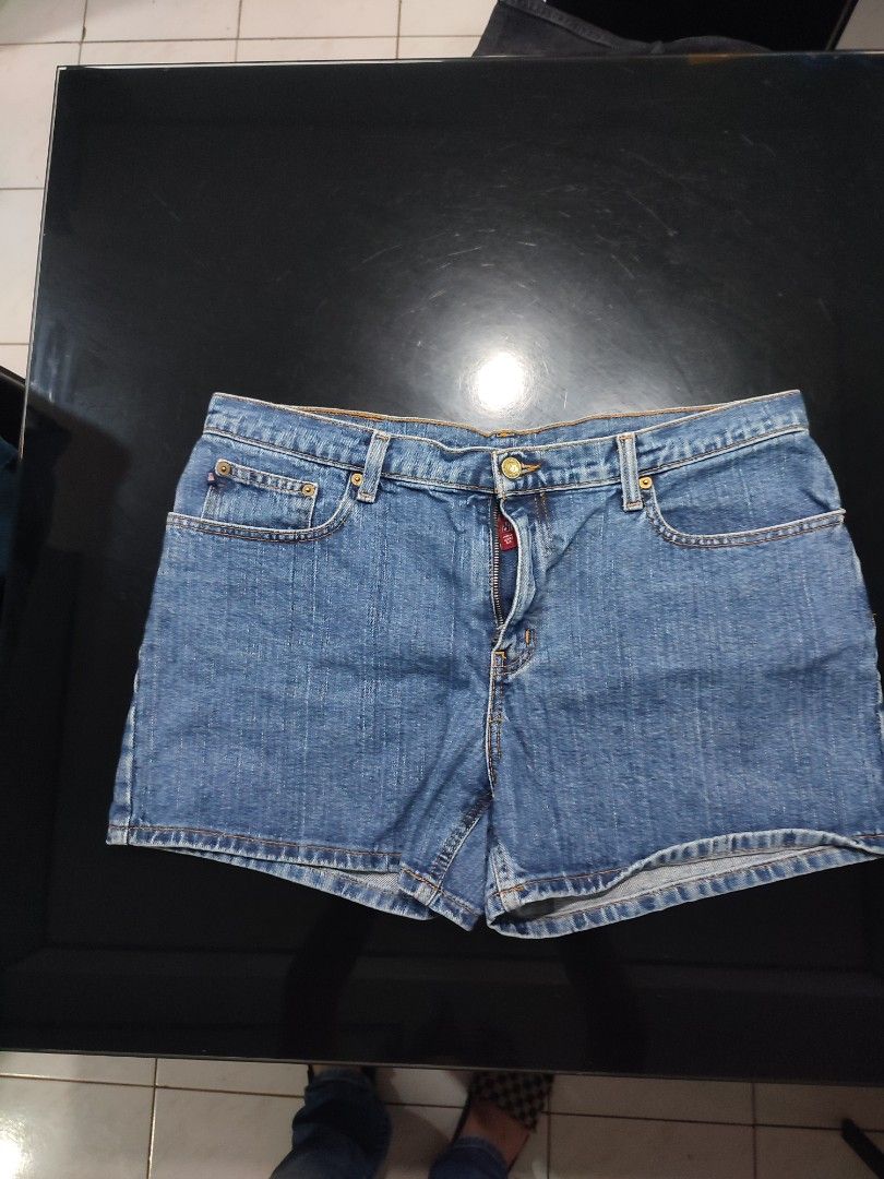 Womens Ralph Lauren Jorts (Category: Shorts) located in Cabuyao City. Submitted by ruster07 (Listing ID 1411310474, Image 2). Description: Ralph Lauren Womens Jorts Dimes: 37 Waistline 13.5 Length 13 Hem J&T courier Cabuyao Laguna loc .