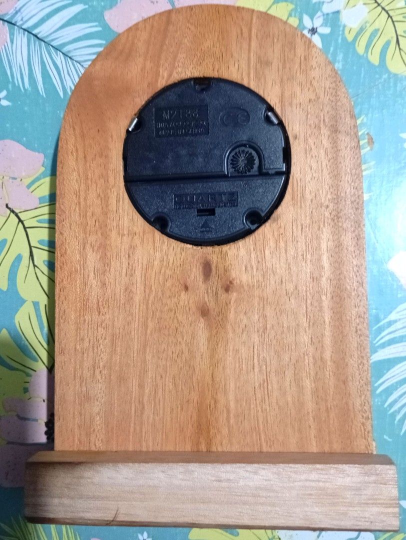 Wood Teachers Clock Gift (Category: Gift Baskets & Hampers) located in Quezon City. Submitted by an.marie (Listing ID 1411272186, Image 2). Description: - Wooden teacher's clock. - Features a classic design with Roman numerals. - Includes an inspirational quote. - Made of wood. - Brandnew .