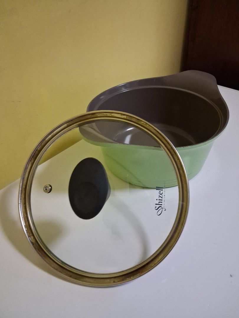 20 cm Neoflam Non-stick Casserole (Category: Cookware & Accessories) located in Makati City. Submitted by jingsaid (Listing ID 1411452590, Image 3). Description: 20 cm non-stick Neoflam Shizell c glass cover #KoreanSurplus Cookware.