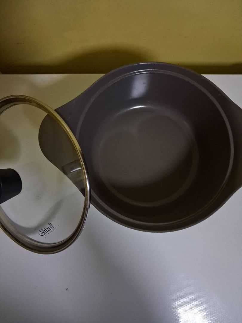 20 cm Neoflam Non-stick Casserole (Category: Cookware & Accessories) located in Makati City. Submitted by jingsaid (Listing ID 1411452590, Image 2). Description: 20 cm non-stick Neoflam Shizell c glass cover #KoreanSurplus Cookware.
