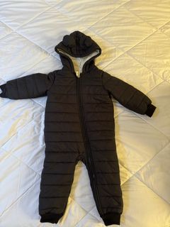 (Category: ) located in . Submitted by _hareemclothing_ (Listing ID 1411484606, Image 1). Description: .