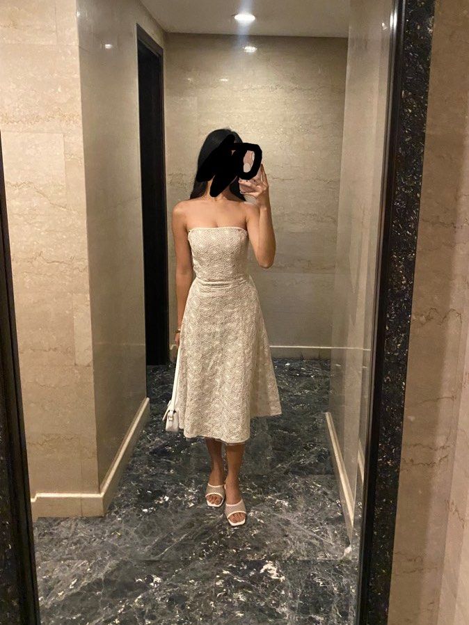 Beige classy long dress for rent!! (Category: Evening dresses & gowns) located in Manila. Submitted by xdd__ (Listing ID 1411487632, Image 2). Description: Fits xs-small. It has a tie in the back to adjust the waist .