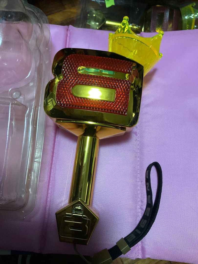 Bigbang 10th year anniversary lightstick (Category: K-Wave Merchandise) located in Pasay City. Submitted by pampashop (Listing ID 1411479475, Image 3). Description: In good condition but with scratches ung isang side Kinda Hard to find Faded strap January sale … No to buraot Rfs: have other 1.. nsa last pic.