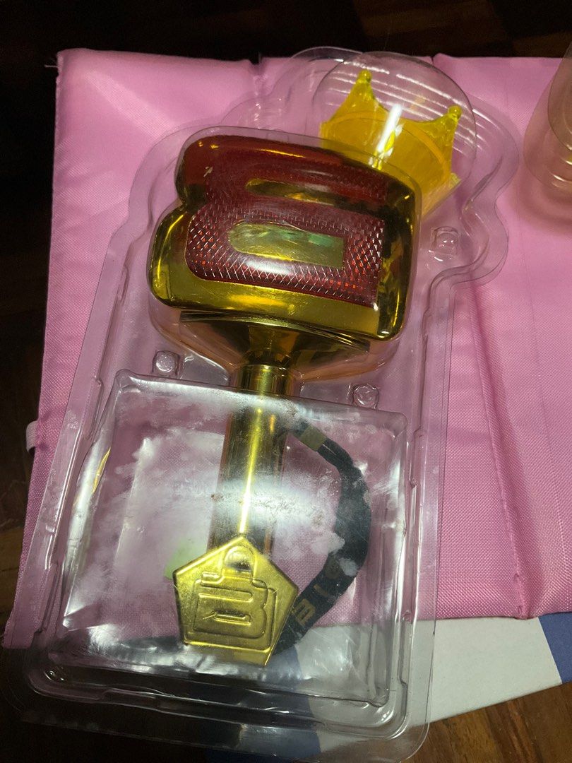 Bigbang 10th year lightstick (Good as new) (Category: K-Wave Merchandise) located in Pasay City. Submitted by pampashop (Listing ID 1411480396, Image 2). Description: Good as new Jqnuary sale Nonto buraot.
