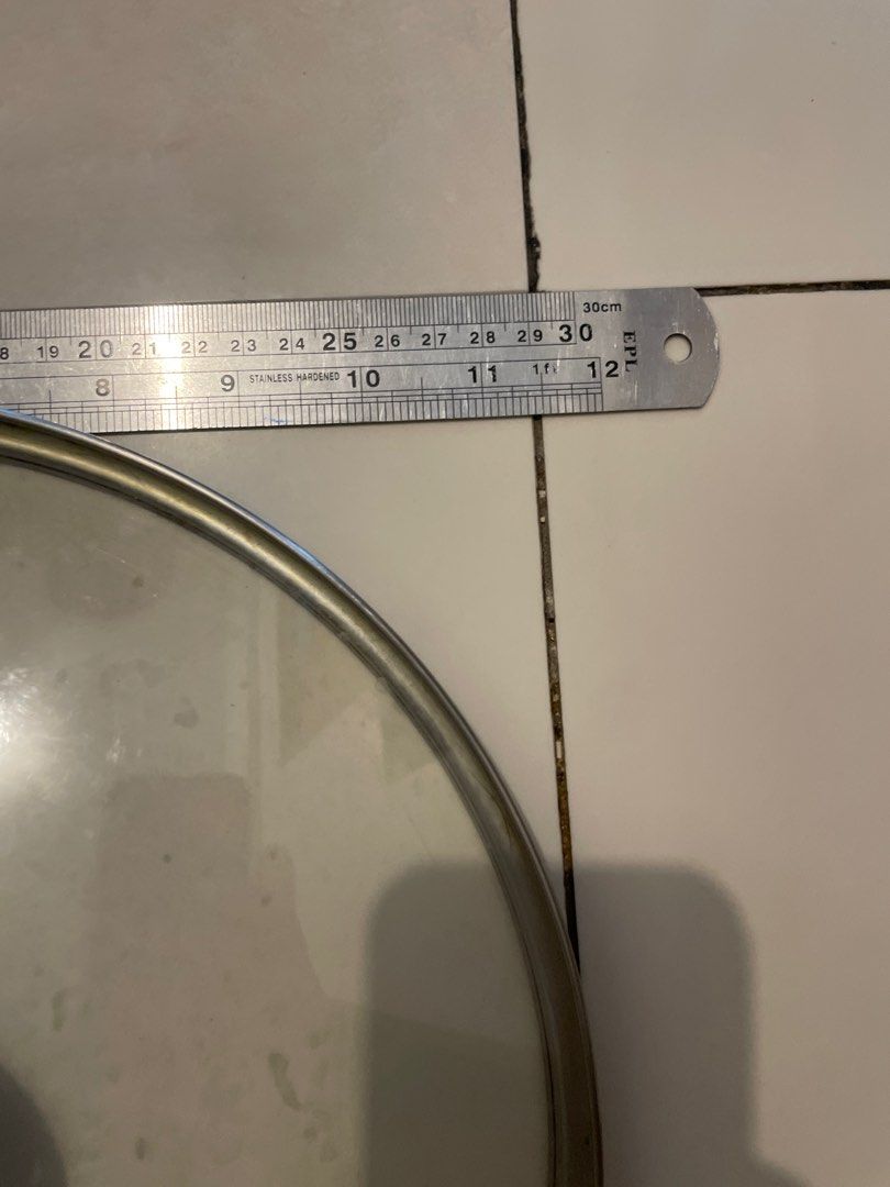 Carote Glass Pot Lid (Category: Cookware & Accessories) located in Taguig. Submitted by fae99 (Listing ID 1411510032, Image 2). Description: - Carote glass pot lid - 30cm diameter - Features a black handle and stainless steel rim - Transparent design for easy monitoring of cooking - Suitable for various pots.
