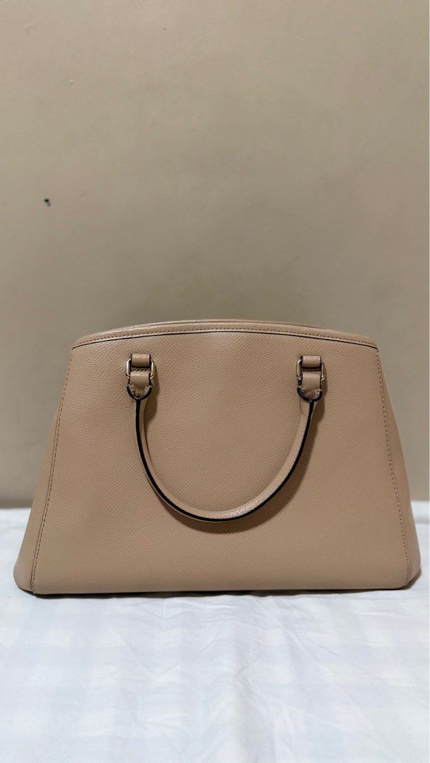 COACH MARGOT CARRYALL (Category: Luxury Bags & Wallets) located in Arayat. Submitted by pepperluv (Listing ID 1411518954, Image 2). Description: unli check arayat pampanga loc bought it from singapore never been used rfs: decluttering and need funds with sling.