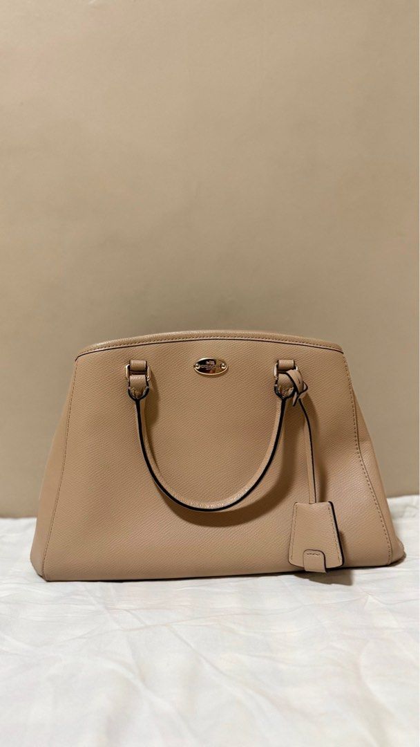 COACH MARGOT CARRYALL (Category: Luxury Bags & Wallets) located in Arayat. Submitted by pepperluv (Listing ID 1411518954, Image 1). Description: unli check arayat pampanga loc bought it from singapore never been used rfs: decluttering and need funds with sling.