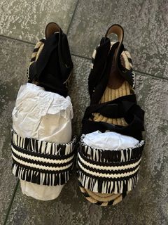 (Category: ) located in . Submitted by stylemarketsg (Listing ID 1411600285, Image 1). Description: .