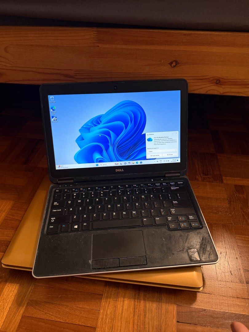 Dell Lattitude E7240 Laptop
