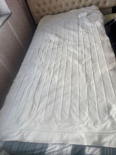 （分類：）位於 。 由 yauyausell 提交（商品編號 1411588260，圖片 1）。簡介： 。
