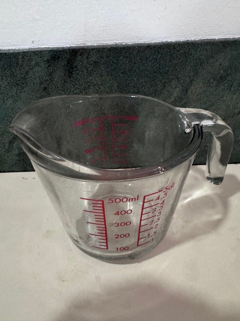 Glass Measuring Cup 2 Cups 500ml (Category: Bakeware) located in Manila. Submitted by decluterthings888 (Listing ID 1411530203, Image 2). Description: .