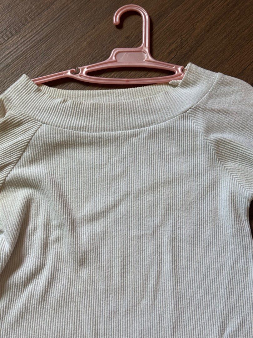 GLOBAL WORK Ribbed Cream Long Sleeve Top (Category: Sleeveless) located in Mabalacat. Submitted by jiwitubi (Listing ID 1411492175, Image 1). Description: ≽༏≼ Cream color ≽༏≼ Round neckline with wide ribbed collar (can be off shoulder) ≽༏≼ Long sleeves with fitted cuffs ≽༏≼ Soft stretchy fabric ≽༏≼ Size M as indicated on tag mop: gcash mod: direct jnt (customer will shoulder sf) EXPECT SIGN OF USAGE STRICTLY NO cancellation PAYO color may vary du