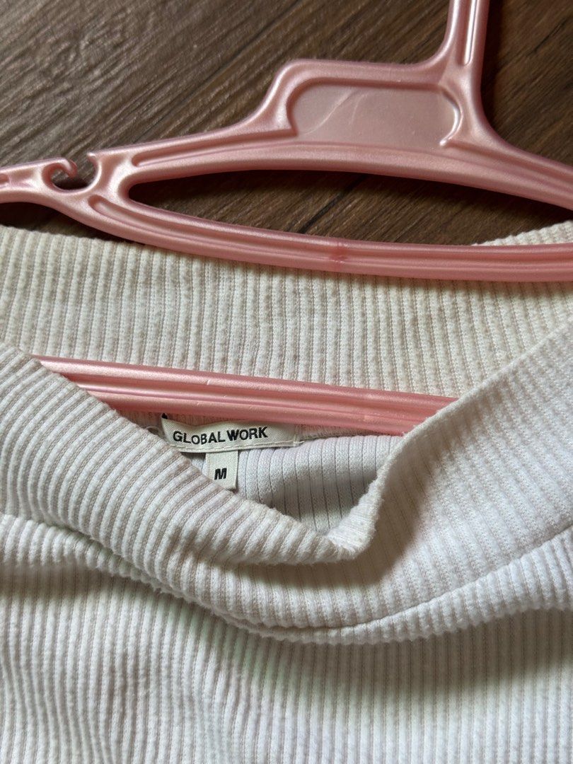 GLOBAL WORK Ribbed Cream Long Sleeve Top (Category: Sleeveless) located in Mabalacat. Submitted by jiwitubi (Listing ID 1411492175, Image 2). Description: ≽༏≼ Cream color ≽༏≼ Round neckline with wide ribbed collar (can be off shoulder) ≽༏≼ Long sleeves with fitted cuffs ≽༏≼ Soft stretchy fabric ≽༏≼ Size M as indicated on tag mop: gcash mod: direct jnt (customer will shoulder sf) EXPECT SIGN OF USAGE STRICTLY NO cancellation PAYO color may vary du