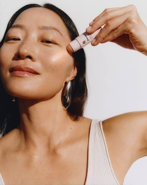 Glossier Futuredew Solid Illuminator (Category: Makeup) located in Quezon City. Submitted by glitznbits (Listing ID 1411486043, Image 3). Description: .