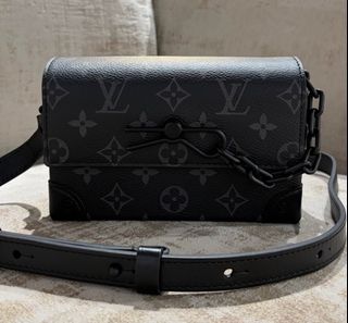 (Category: ) located in . Submitted by luxfashionz (Listing ID 1411498300, Image 1). Description: .