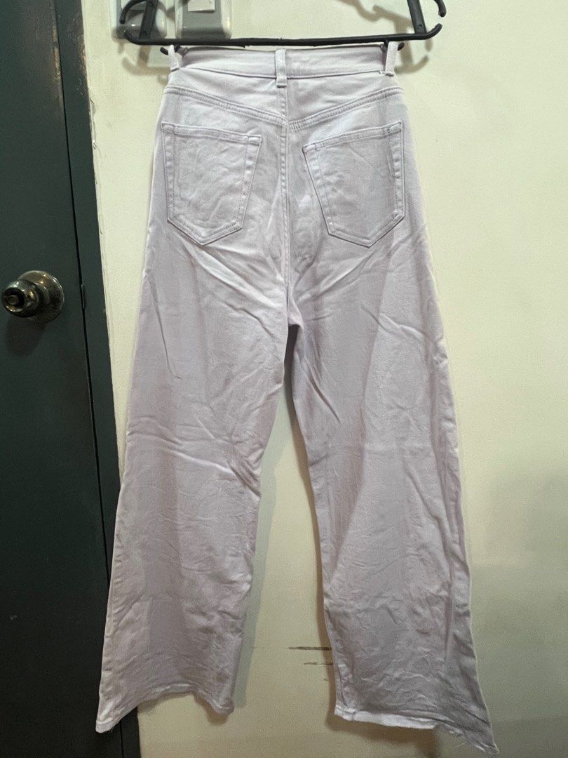 H&M Divided Wide Leg Jeans (Category: Jeans) located in Manila. Submitted by _fromrani (Listing ID 1411544382, Image 2). Description: - H&M Divided wide leg jeans - Light purple / lilac color - 24-25 inches / xs-s - High-waisted - Relaxed fit - Cotton blend - Two front and two back pockets.