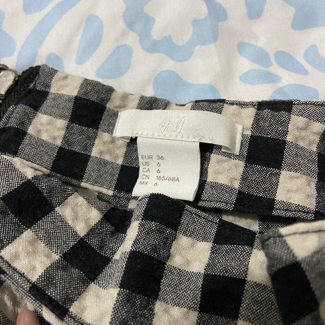 H&M Gingham Ruffle Skirt (Category: Skirts) located in Marikina City. Submitted by jellyselection (Listing ID 1411601793, Image 2). Description: .