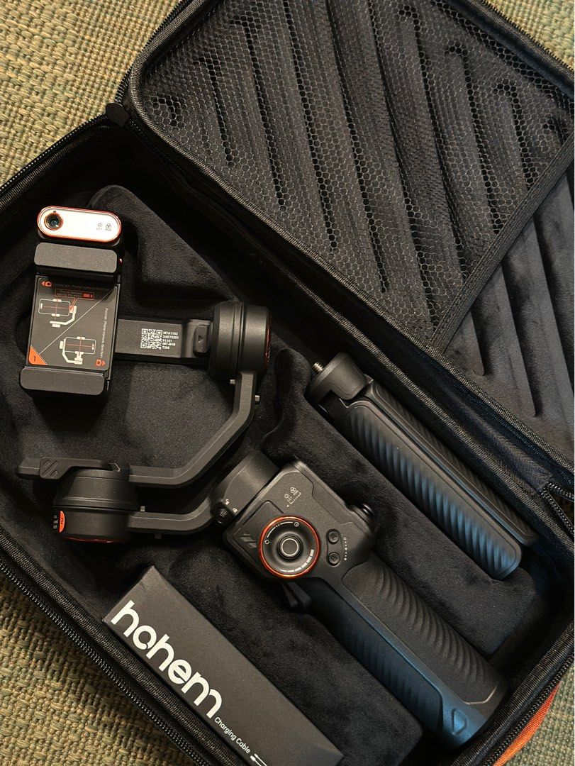 Hohem iSteady M7 Gimbal Stabilizer (Category: Gimbals & Stabilizers ) located in Quezon City. Submitted by maytonbacon (Listing ID 1411613241, Image 1). Description: Selling my Hohem iSteady M7 / iSteady 7 gimbal. Used only twice, indoor testing only — practically brand new! Perfect for vloggers, TikTok/Reels creators, or anyone wanting smooth cinematic shots. Inclusions (all included): • Hohem iSteady M7 / iSteady 7 gimbal • Mini tripod • Chargi