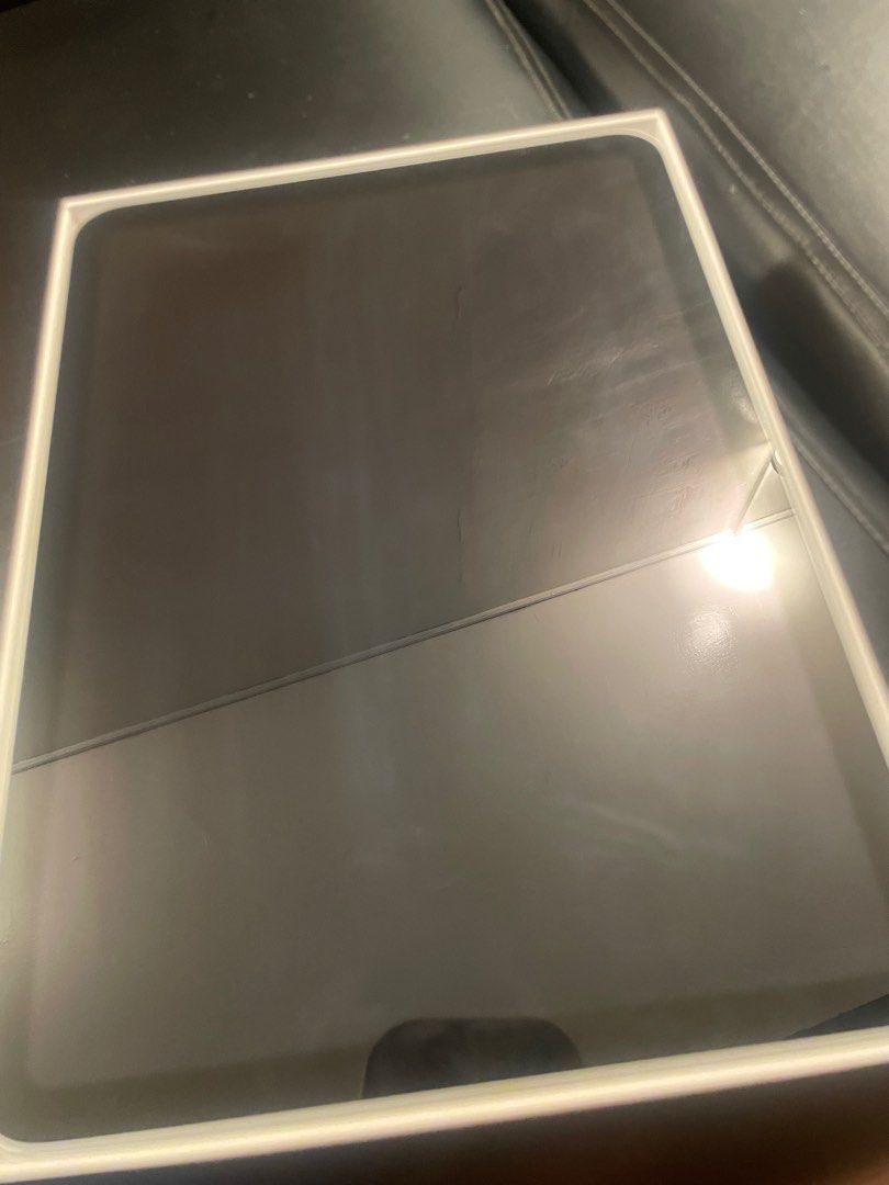 IPad 10th Generation (Category: iPad) located in Manila. Submitted by c9fj6t2vg507172 (Listing ID 1411606564, Image 2). Description: IPad 10th Generation Under warranty until January 2026 No charger No issues Reason: Haven’t been really used Dm for further informations and pictures. Feel free to suggest lower prices, and i’ll have a say regarding it..