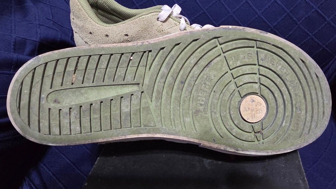Jordan Series ES Alligator/Sail (Category: Sneakers) located in San Mateo. Submitted by Adrian.Andrei (Listing ID 1411504847, Image 3). Description: - Jordan Series ES sneakers - Green and white colorway - Size: US 7.5/ UK 6.5 / EUR 40.5 - Suede upper - Rubber sole - Signs of wear on sole and upper - Includes original box.