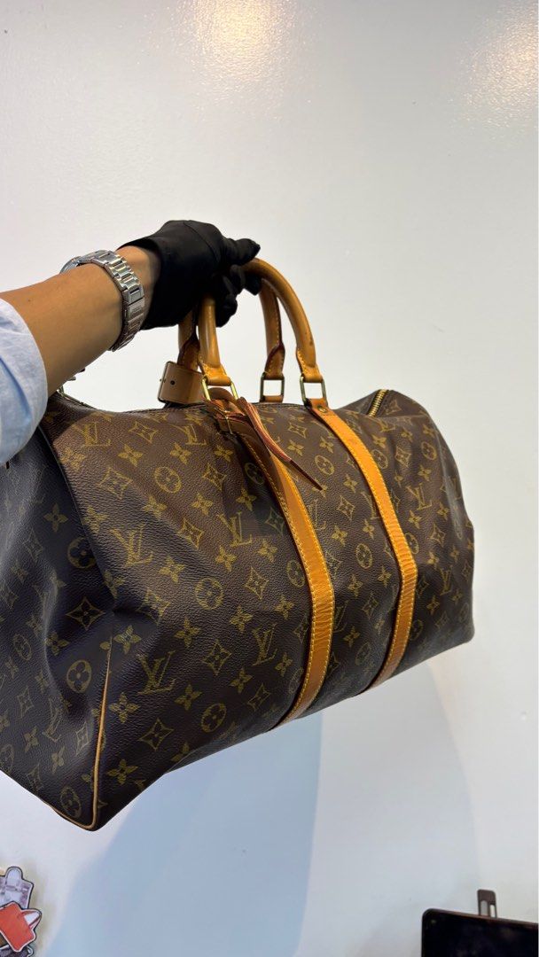 LOUIS VUITTON Keepall 45 Monogram Canvas Travel Bag (Category: Luxury Bags & Wallets) located in Taguig. Submitted by shoppersluxe2394 (Listing ID 1411467031, Image 2). Description: .