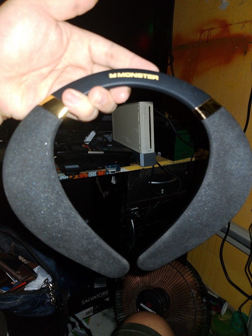 Monster Boomerang Neckband Bluetooth Speaker (Category: Portable Audio Accessories) located in San Jose del Monte. Submitted by xtian.jvne (Listing ID 1399501575, Image 2). Description: Speaker na nakasabit sa leeg . Ramdam bass. Pwedeng gawing portable speaker . Pang audiophile Free Shipping J&T o Meetup sa metro Manila, Bulacan, Rizal, Cavite.
