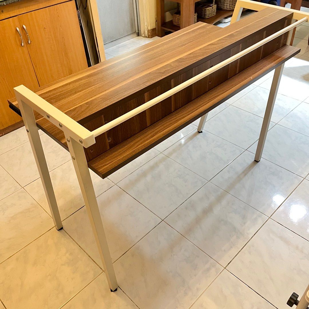 Office Table / Working Desk Table (Category: Tables & Sets) located in Taguig. Submitted by sdiph (Listing ID 1411500931, Image 3). Description: Last price‼️ Not flimsy. Guaranteed quality item. Stylish and functional. Spacious desk. Can be your vanity desk, working table, etc. Assembled already. No hassle. Onhand. Size: 120x60cm..