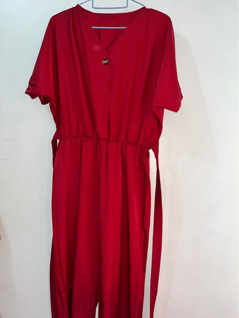 Red Jumpsuit with Belt (Category: Jumpsuits) located in Manila. Submitted by magsdraft (Listing ID 1411484381, Image 2). Description: - V-neckline and short sleeves - Button-down front - Wide-leg pants 📍South Caloocan.
