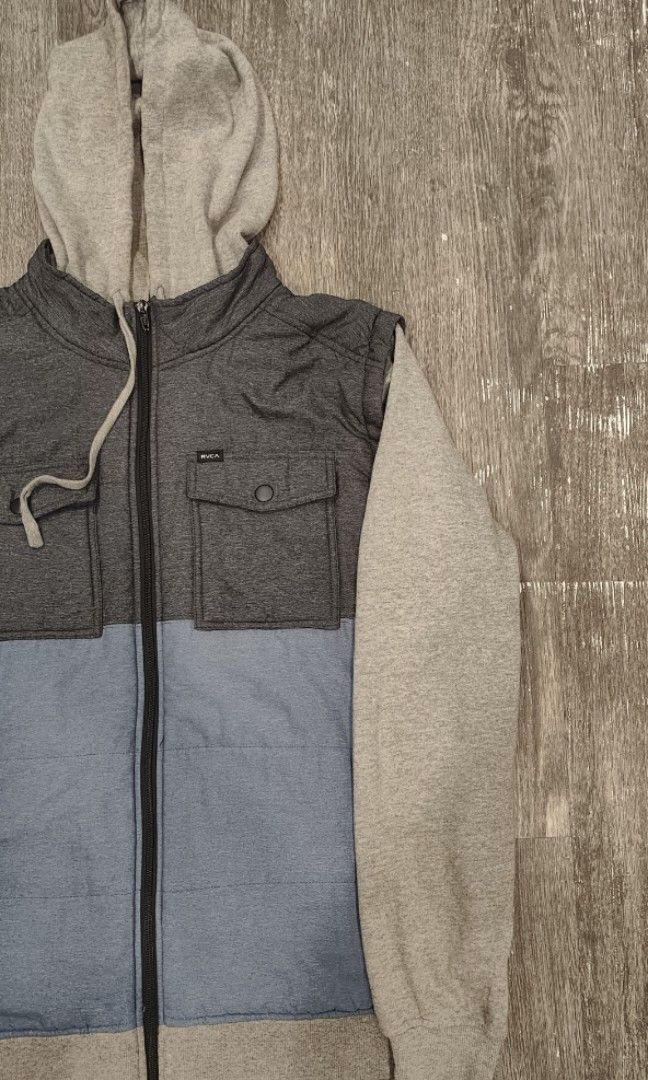 Rvca Vest Hoodie (Category: Coats, Jackets and Outerwear) located in Quezon City. Submitted by watuzi (Listing ID 1411612406, Image 1). Description: - Color-block design (gray and blue) - Hooded - Full-length zipper - Two chest pockets - Gray sleeves and hood - Medium-weight fabric -22 x 30 if i am not mistaken - Excellent Condition .