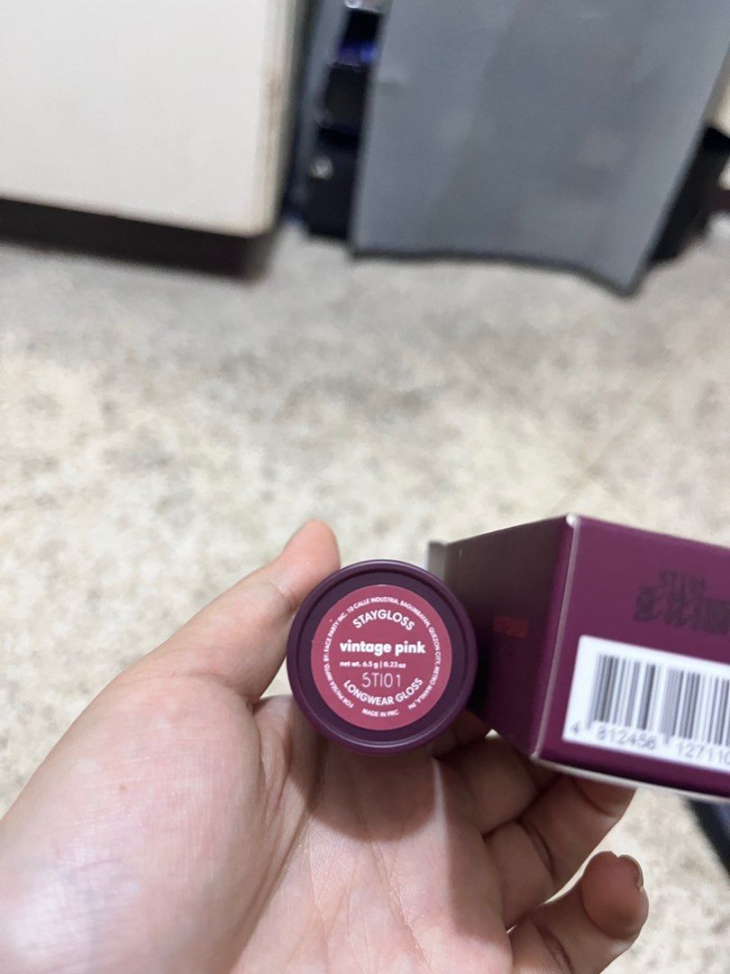 Sunnies Face staygloss long wearing gloss (Category: Makeup) located in Angeles City. Submitted by scheherazade01 (Listing ID 1411547219, Image 2). Description: Swatch only shade vintage pink. 500+ orig price.