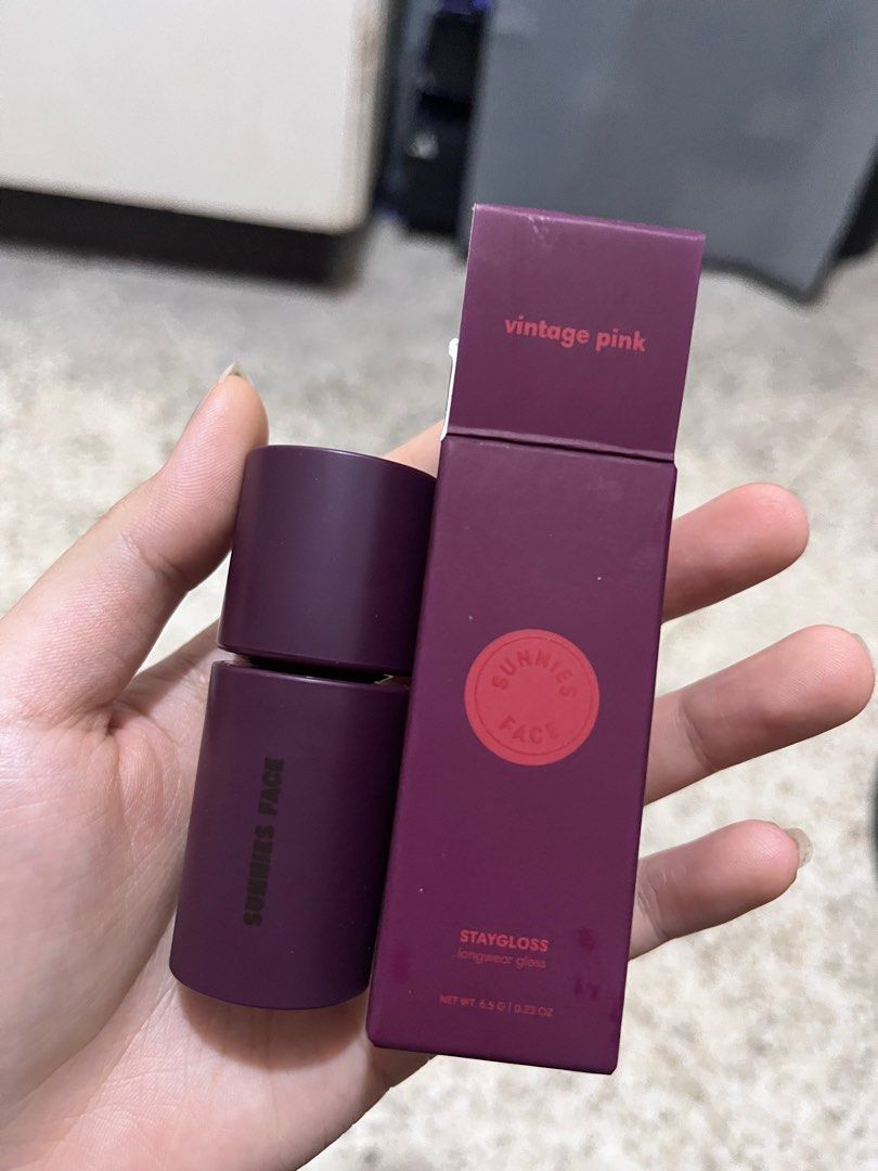 Sunnies Face staygloss long wearing gloss (Category: Makeup) located in Angeles City. Submitted by scheherazade01 (Listing ID 1411547219, Image 1). Description: Swatch only shade vintage pink. 500+ orig price.