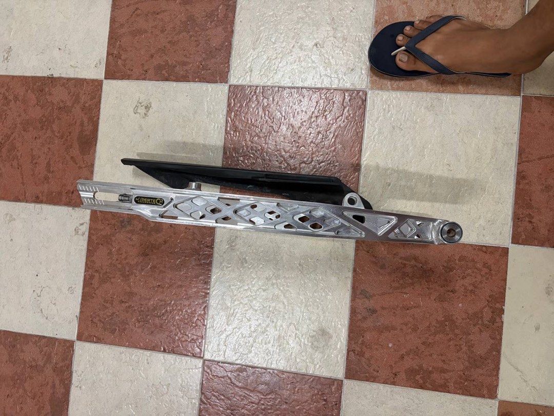 swingarm hypertech (Category: Motorcycle Accessories) located in Singapore. Submitted by cpx449xjng01977 (Listing ID 1411573652, Image 1). Description: condition 7/10 able to nego .