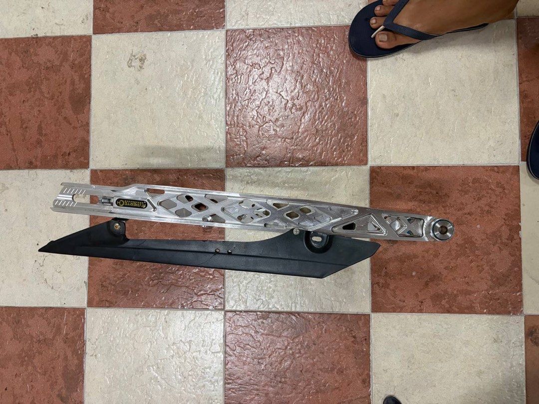 swingarm hypertech (Category: Motorcycle Accessories) located in Singapore. Submitted by cpx449xjng01977 (Listing ID 1411573652, Image 3). Description: condition 7/10 able to nego .