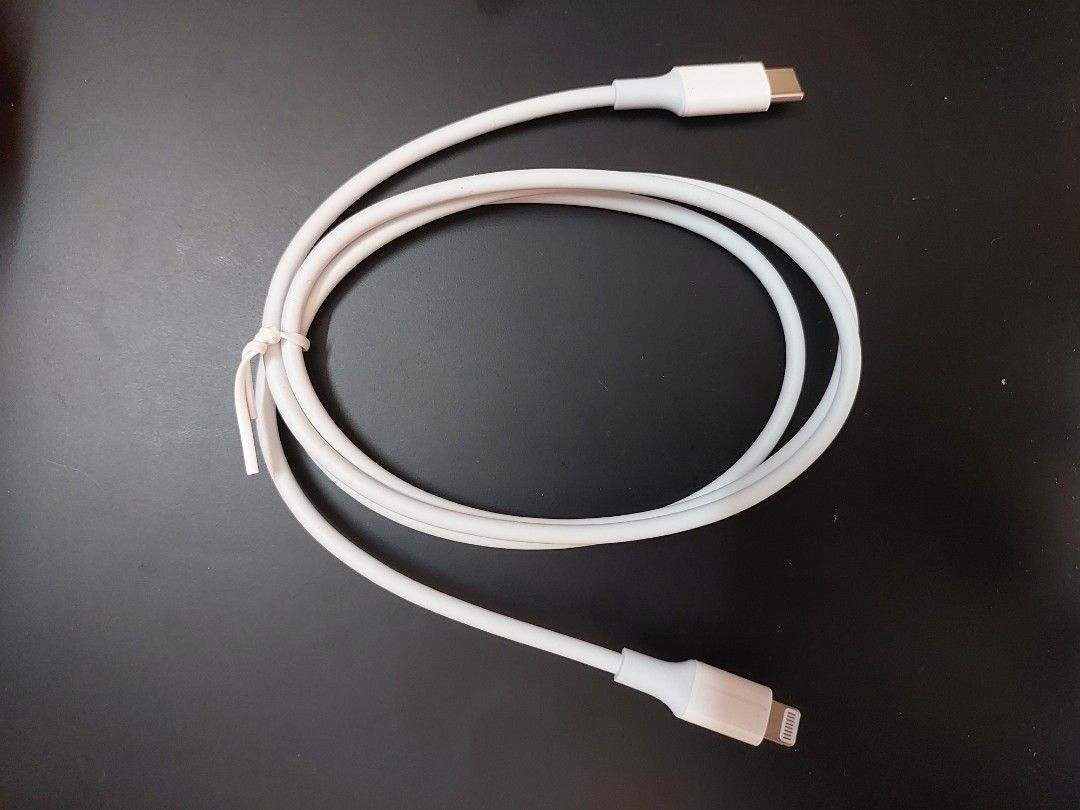 Ugreen Apple Charger Cord USB-C/Type C to Lightning (Category: Chargers & Cables) located in Manila. Submitted by tj.ong28 (Listing ID 1411453405, Image 3). Description: - Ugreen USB-C to Lightning Cable - Original - Compatible with iPhone, iPad, and iPod - Fast charging - White color MOP: Gcash/Bank Transfer MOD: Lalamove/JNT.