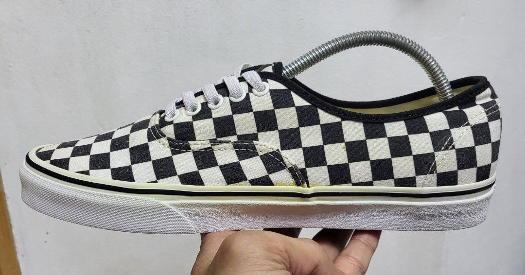 Vans checkered shoes (Category: Sneakers) located in Bacoor. Submitted by brentjudd (Listing ID 1411466051, Image 2). Description: READ FIRST ❗️❗️❗️ 📍Call or Text for Faster Transaction 0945-248-7669 Pre-loved hindi galing sa bale Vans Checkered shoes 100% Original php 950 Size: US 10.5 mens may konting yellowish sa sole excellent condition FB P@GE: THE USED CLOTHING (pwede ka mag message sa FB page ko para mas mabilis ang reply) Pick up or ship
