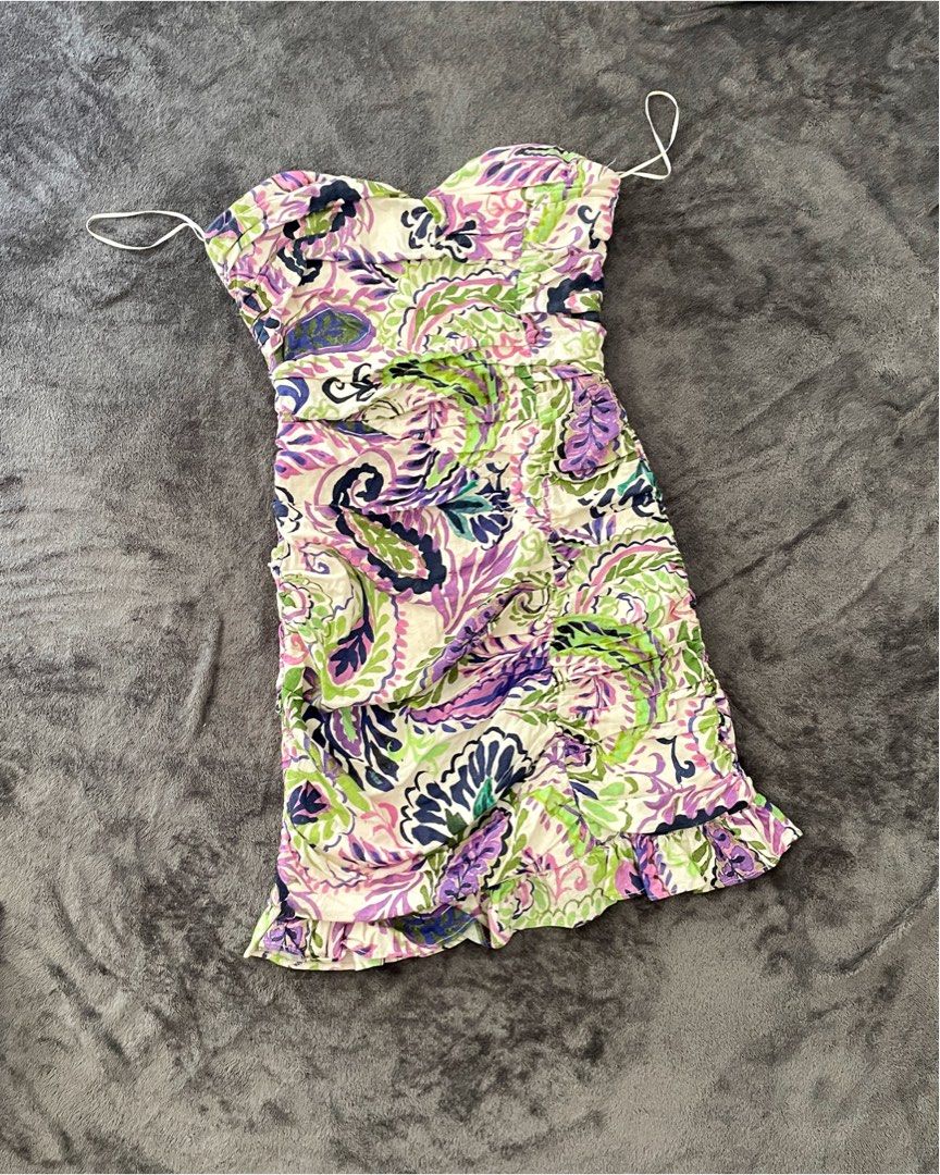 Zara Paisley Print Mini Dress (Category: Dresses) located in Paranaque City. Submitted by faveactivewear (Listing ID 1411588713, Image 2). Description: Original Price: around ₱2900+ Same day delivery Shipping c/o buyer Location: Betterliving, Parañaque I can do meet up at SM Bicutan .