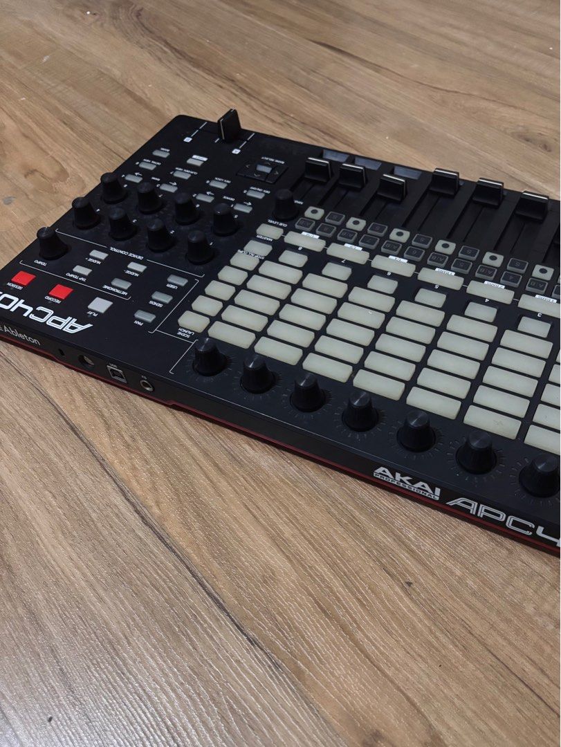 Akai APC40 MKII (Mk2) Pad Controller, Hobbies & Toys, Music & Media ...