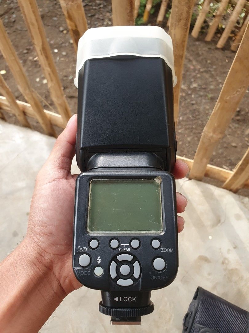 Andoer AD-980II Flash (Category: Flashes) located in Sindangan. Submitted by jebsoriano (Listing ID 1411738621, Image 1). Description: - Andoer AD-980II Flash - Adjustable flash head - Clear LCD screen - Zoom function - Includes diffuser and protective case - Black color - In good working condition working TTL function for CANON and NIKON. for other brands, working for Manual only. minsang lang nagagamit, good as new..