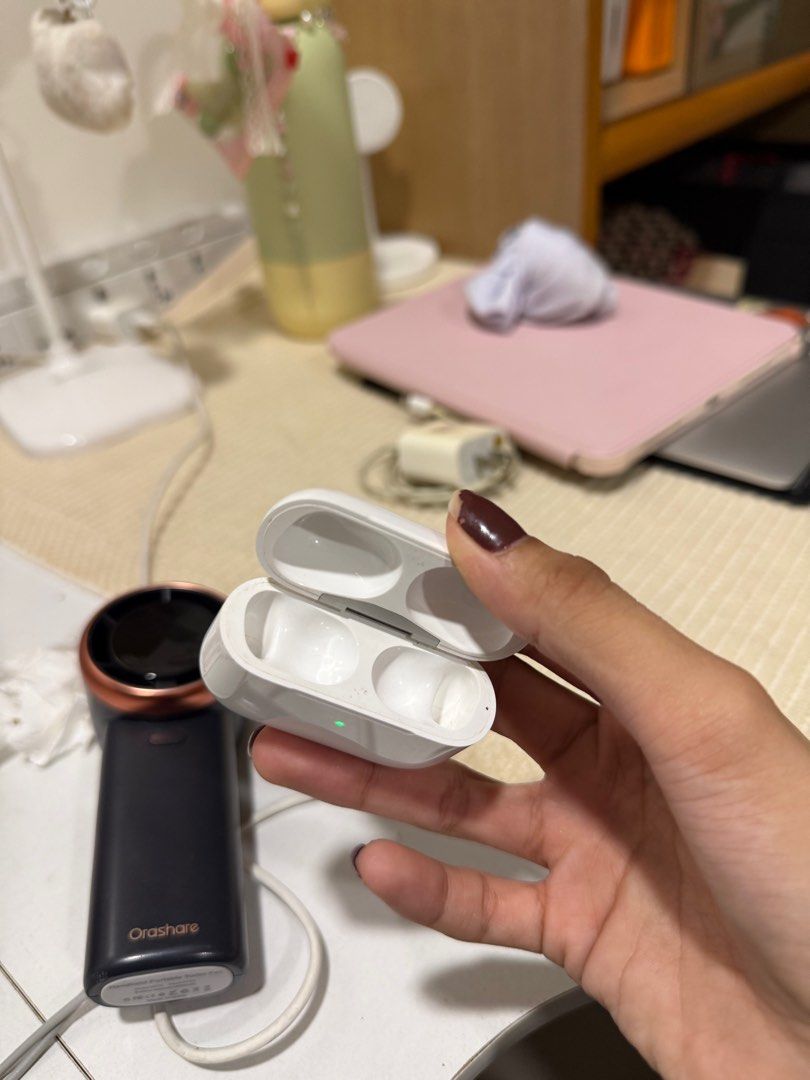 Apple AirPods Pro 2 CASE ONLY (Category: Earphones) located in Hagunoy. Submitted by wfsvw67snb (Listing ID 1411734013, Image 2). Description: - RFS: Lost both of the airpods - Working Well - Apple AirPods Pro 2 2022 CHARGING CASE - White color - Case has indicator light.