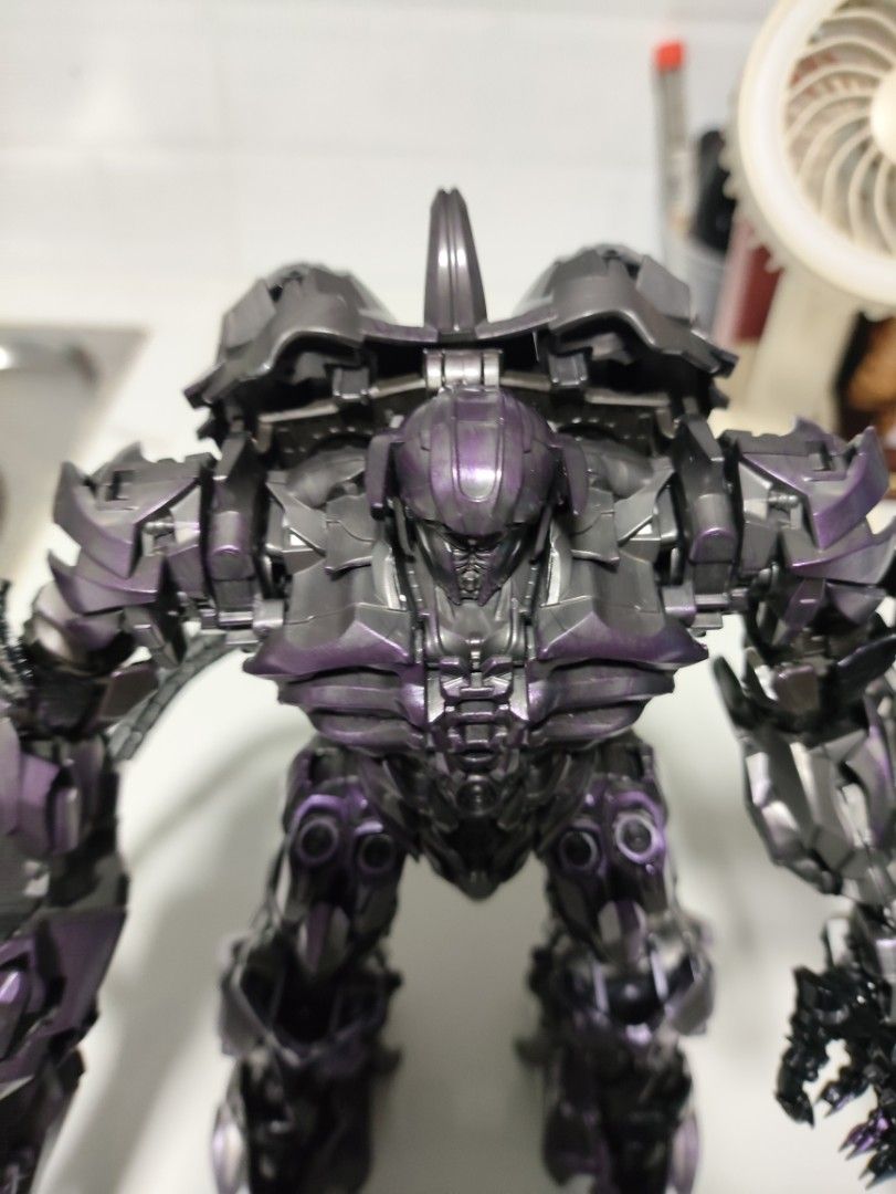 Baiwei TW-1028 Spock Interstellar Pirates Alloy Edition (Category: Figurines & Statues) located in Manila. Submitted by purecat-d482 (Listing ID 1411718410, Image 2). Description: K.O studio series shockwave from transformers:dark of the moon. - Baiwei TW-1028 Spock Interstellar Pirates Alloy Edition - Detailed design with purple and gray color scheme - Includes accessories: large cannon and blade - Box included Back in box never transform almost