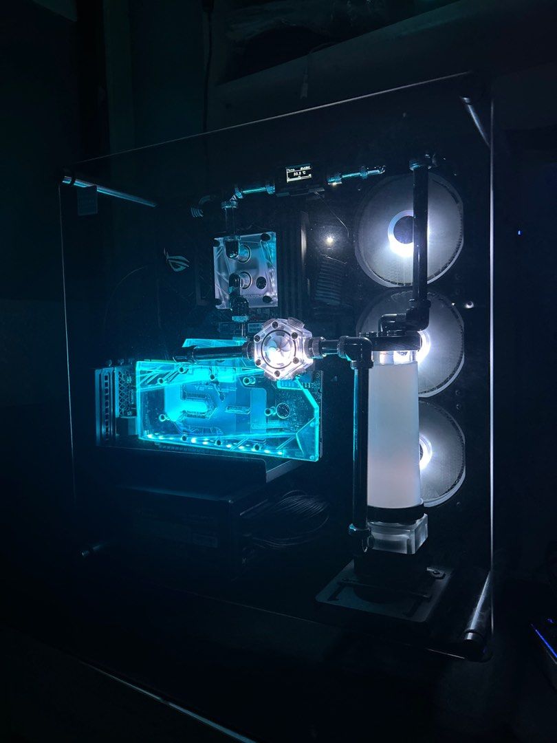 Custom built gaming PC65561099361025112