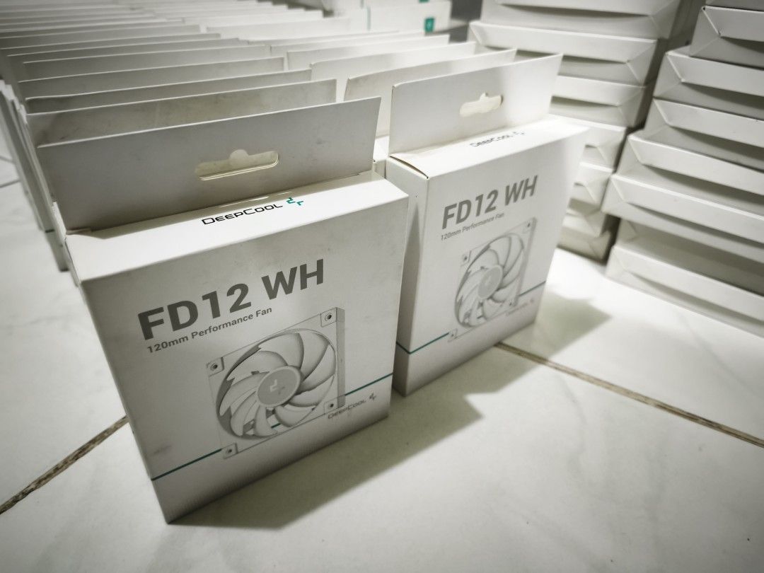 DeepCool FD12 White Non RGB (Category: Computer Parts) located in Quezon City. Submitted by ryancasingal (Listing ID 1411762038, Image 2). Description: Brandnew Sealed.