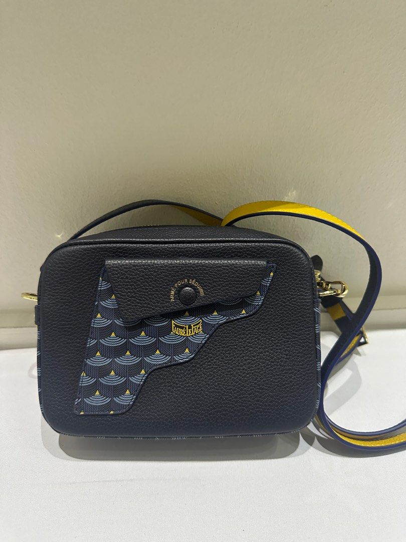 Fauré Le Page Calibre Soft Bag 17 (Category: Luxury Bags & Wallets) located in Quezon City. Submitted by mxnjxlvr (Listing ID 1411713302, Image 3). Description: - Price is negotiable - No box, only dust bag - Meetups within Metro Manila Area Rfs: Used it only like 5-7x as its not my style (Open to trade for other girly type bags) .