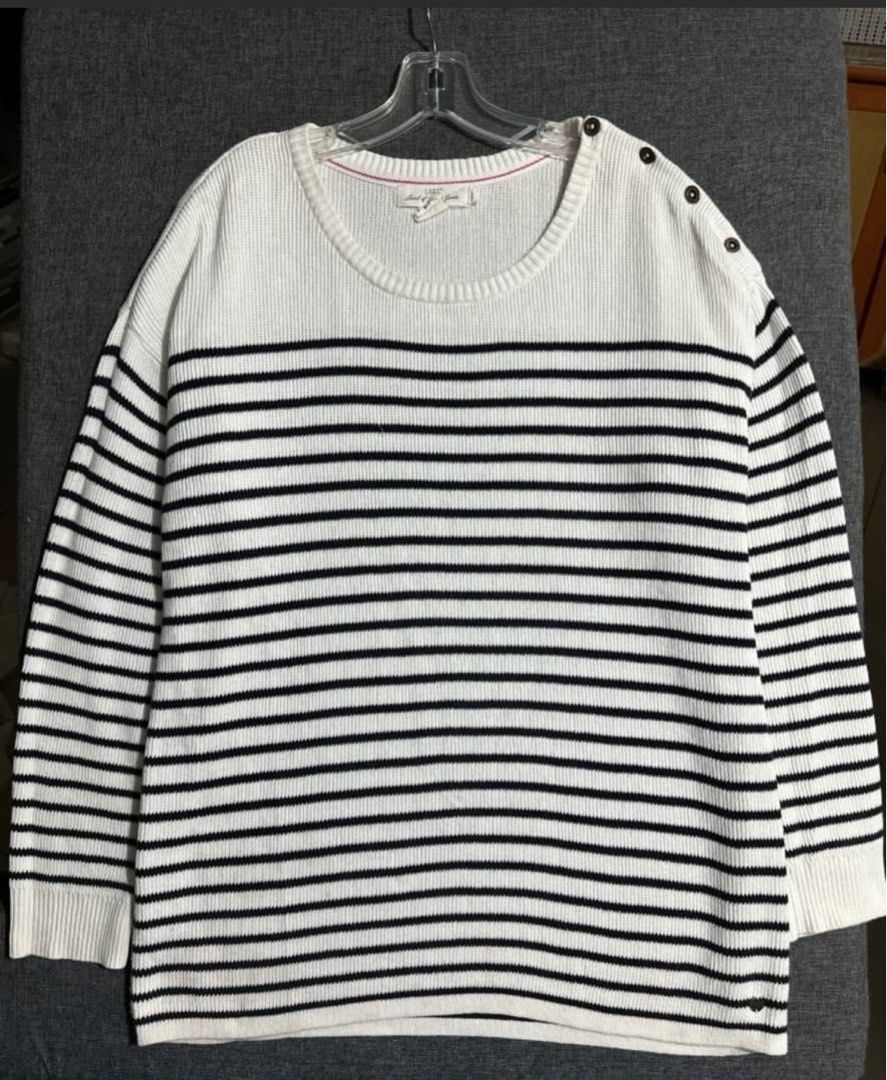 H&M L.O.G.G. Striped Sweater (Category: Longsleeves) located in Pasig City. Submitted by ajdlsrysx (Listing ID 1411725049, Image 1). Description: - H&M L.O.G.G. Sweater - Size: L - Color: White with black stripes - Design: Striped - Features: Round neck, long sleeves, button details on shoulder, ribbed hem .