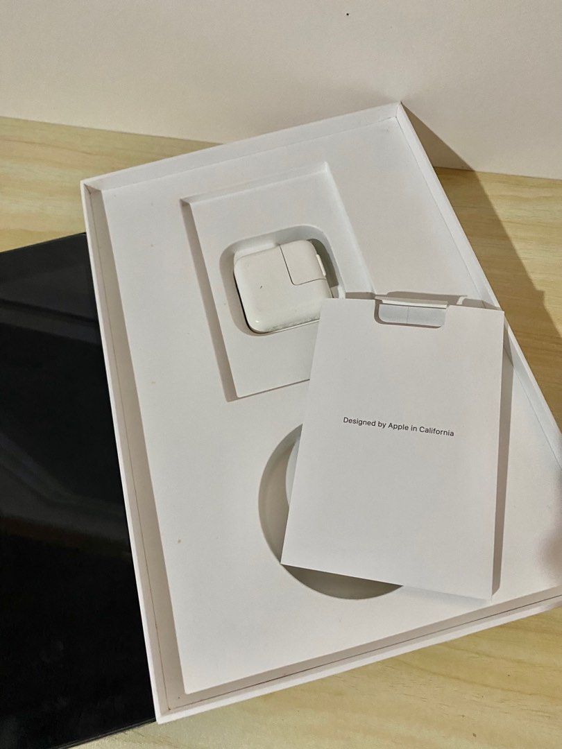 iPad 7th Gen 128 GB (Category: iPad) located in Balaoan. Submitted by marjurielo43952 (Listing ID 1411643639, Image 2). Description: Apple iPad 10.2″ (7th Gen, Wi-Fi) ❌ NO SWAP — FOR SALE ONLY Details: * Color: Black * Storage: 128GB * Touch ID: Working perfectly Condition: * 100% original * No issues * No scratches * Looks like new Inclusions: * 1 casing * Adapter * Original box Reason for Selling: Upgrading to a bigger storage space Ideal for: 