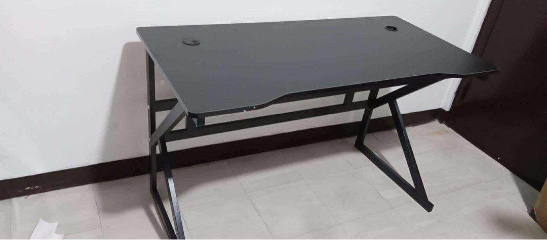 Jhu Gaming table black and white available (Category: Tables & Sets) located in Manila. Submitted by dolorchris69891 (Listing ID 1411623731, Image 2). Description: Heavy Duty Gaming Tables Sizes: LxWxH ▫️100x60x75cm - 2,650🏷️ ▫️120x60x75cm - 2,850🏷️ ▫️140x60x75cm - 2,950🏷️ Available Color: Black Only‼️ .
