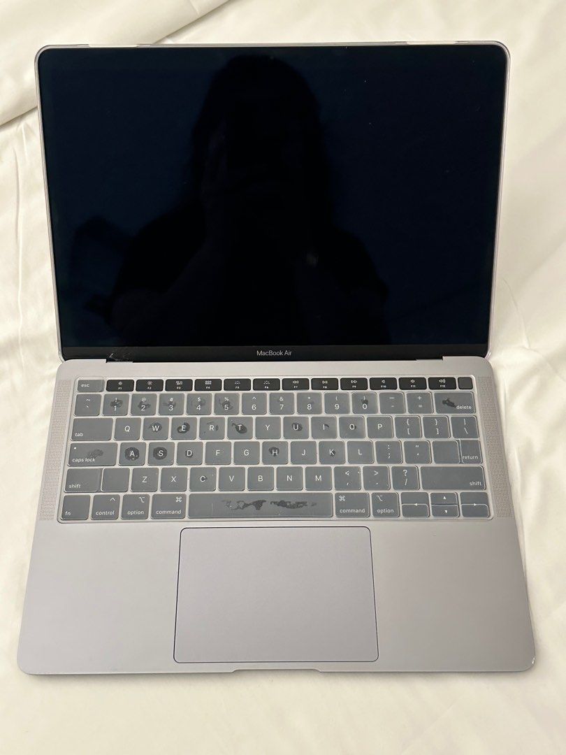 MacBook Air Retina (early 2018) (Category: Laptops & Notebooks) located in Dumaguete. Submitted by lorrainepadilla (Listing ID 1411700059, Image 2). Description: For sale MacBook Air Retina, (early 2018) - dual core, intel core i5 -121GB -13 inch -with cable -with small issue only (see last picture for clear reference) but doesn't affect the performance of the laptop -rarely used -very good condition Still Negotiable. Message for more information
