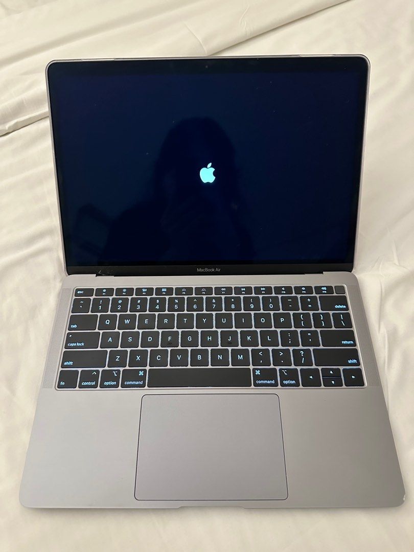 MacBook Air Retina (early 2018) (Category: Laptops & Notebooks) located in Dumaguete. Submitted by lorrainepadilla (Listing ID 1411700059, Image 3). Description: For sale MacBook Air Retina, (early 2018) - dual core, intel core i5 -121GB -13 inch -with cable -with small issue only (see last picture for clear reference) but doesn't affect the performance of the laptop -rarely used -very good condition Still Negotiable. Message for more information