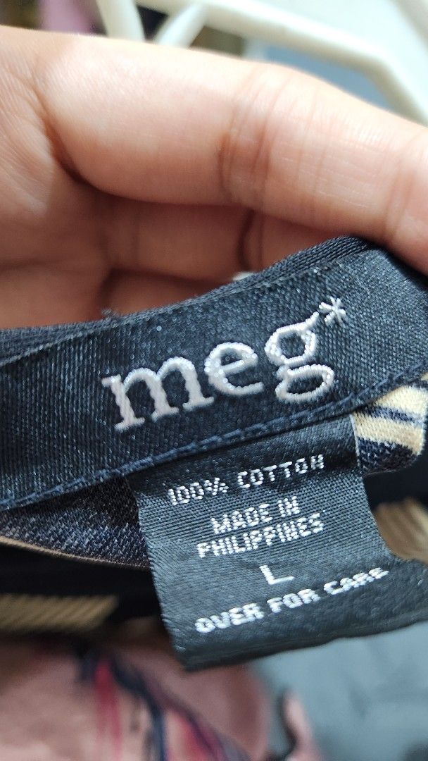 Meg Dress - Size L (Category: Dresses) located in Manila. Submitted by summerstyled (Listing ID 1411694884, Image 3). Description: - Chevron patterned top, solid navy blue bottom - Size: L - Material: 100% Cotton - Made in the Philippines.
